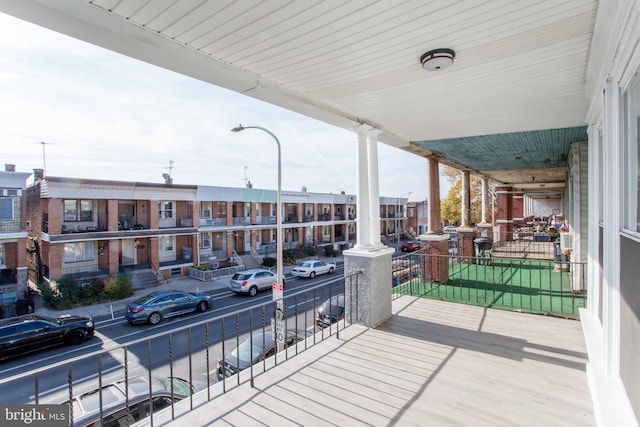 balcony featuring covered porch