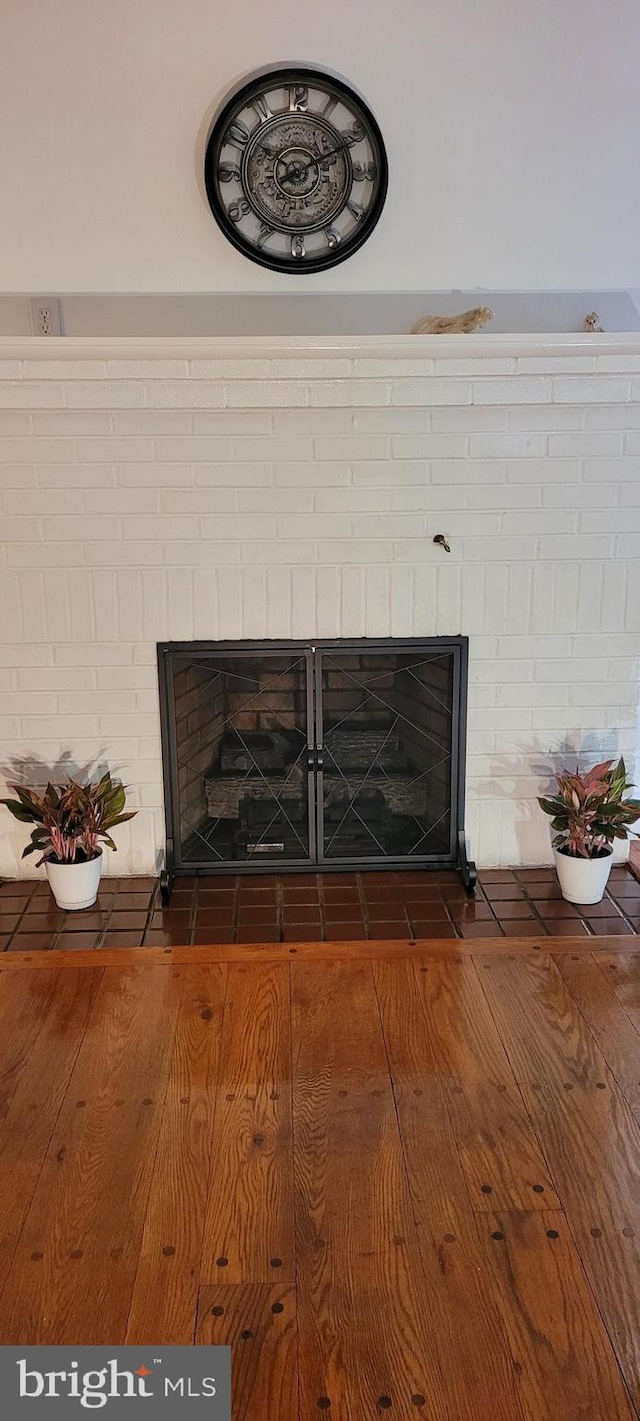 room details featuring a fireplace