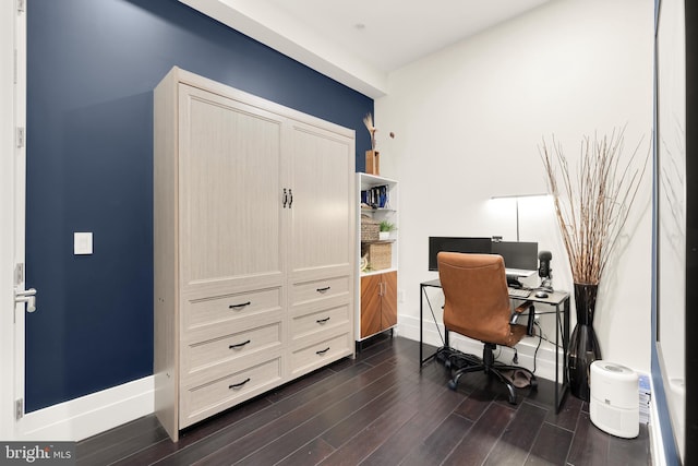 office area featuring dark wood-style floors and baseboards