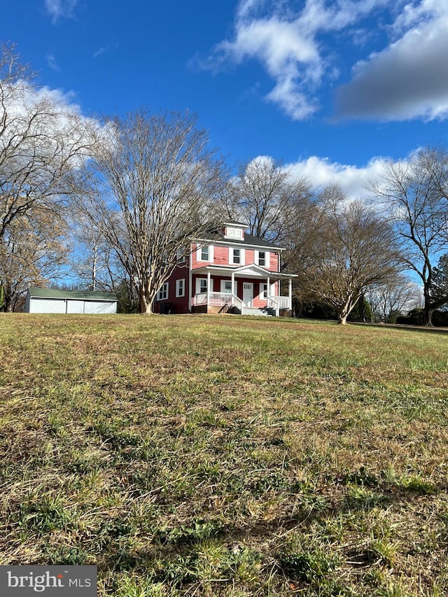 exterior space featuring a front yard