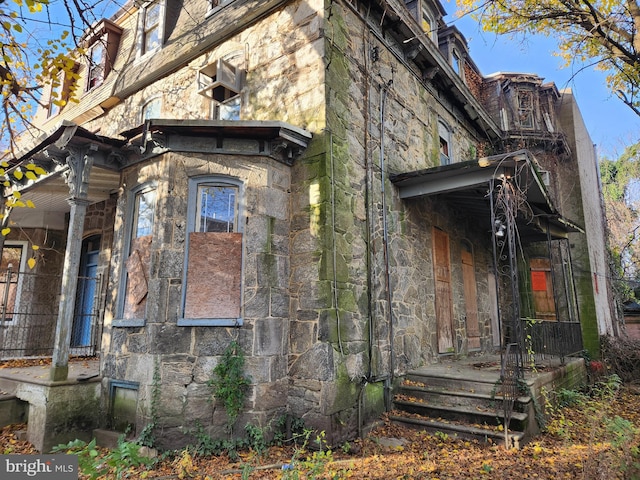 view of home's exterior