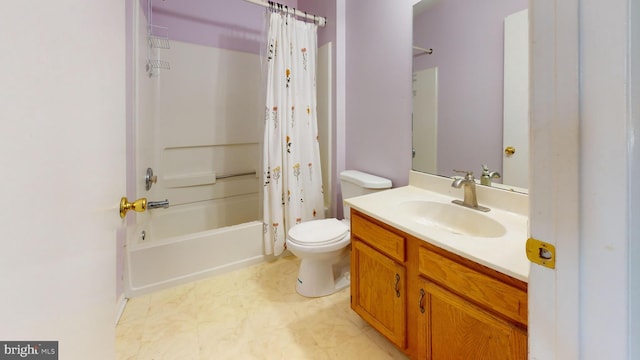 full bathroom featuring toilet, vanity, and shower / bath combo