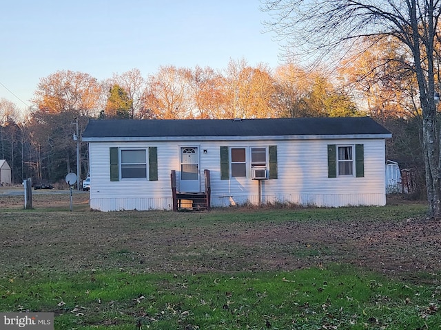 manufactured / mobile home featuring cooling unit