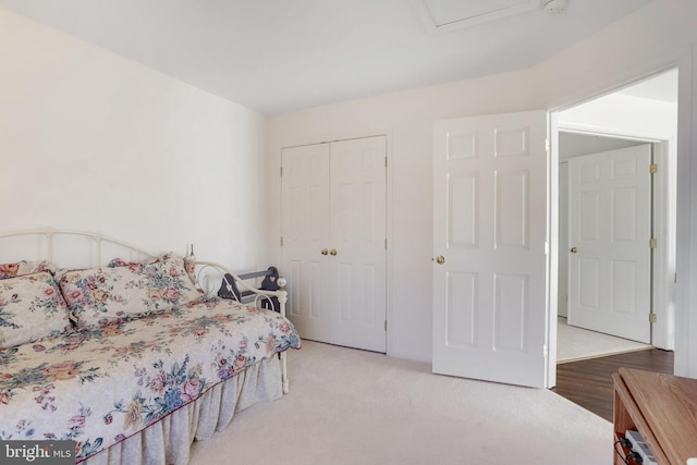 bedroom with a closet