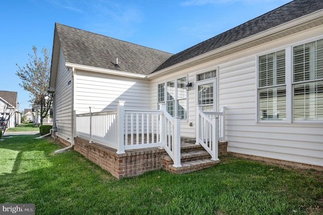 101 Forget Me Not Dr, White Post, VA 22663 - back of property featuring a lawn and a shingled roof