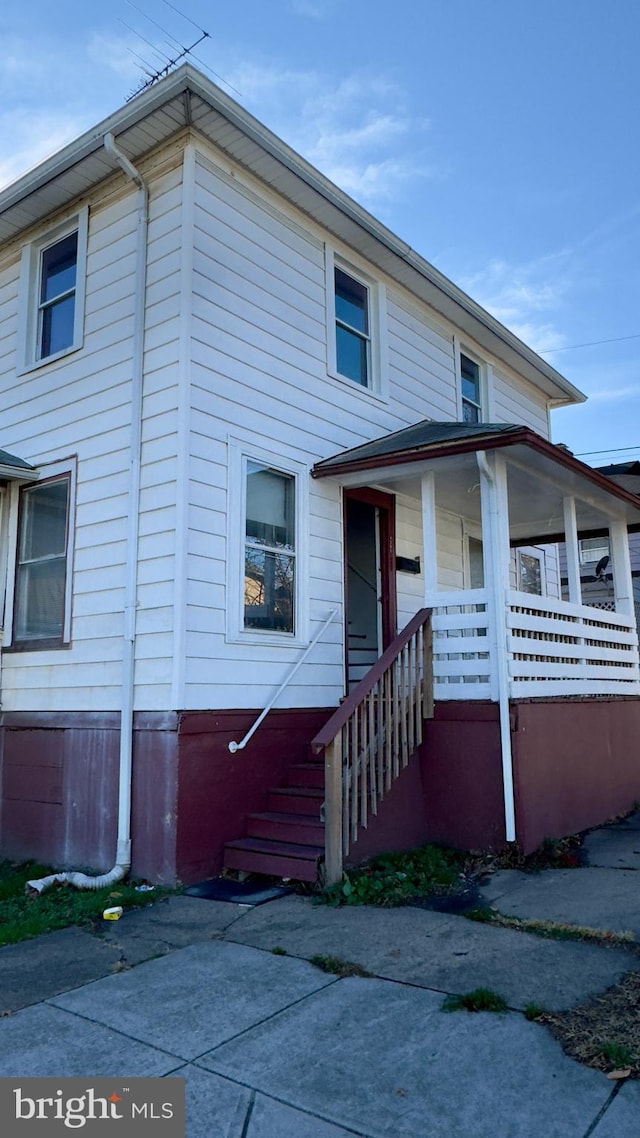 view of front of home with covered porch