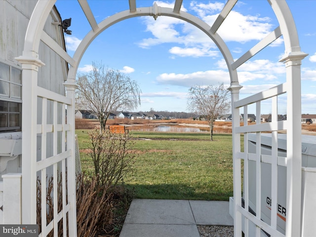 view of yard featuring a water view