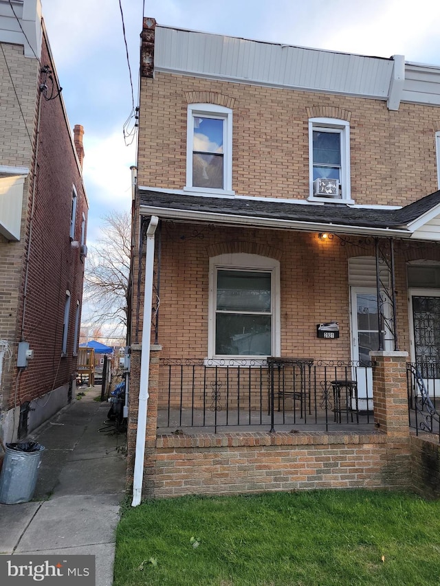 view of front of home featuring a porch