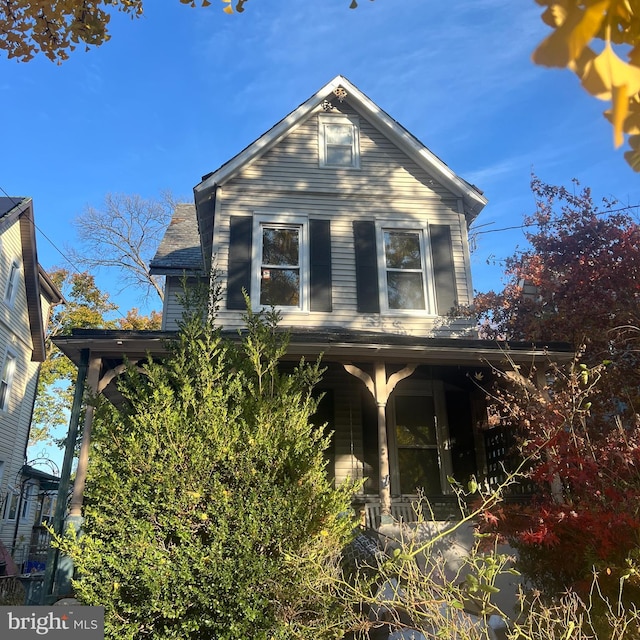 view of front of house with a porch