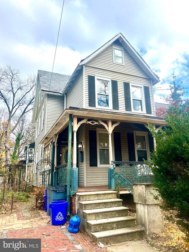 view of front of house with covered porch