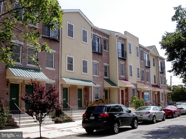 view of building exterior featuring a residential view