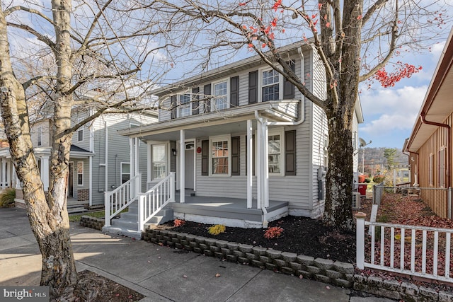 28 W Main St, Fairfield, PA 17320 - traditional home featuring a porch