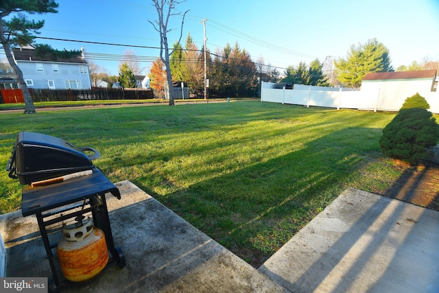 view of yard with a patio