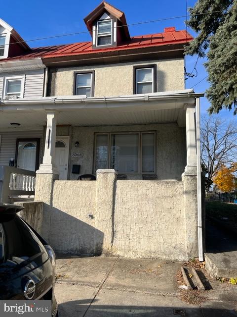 view of front of house with a porch