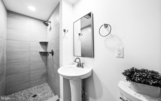 189 Constitution Dr, Princeton, NJ 08540 - full bathroom with tiled shower and a sink