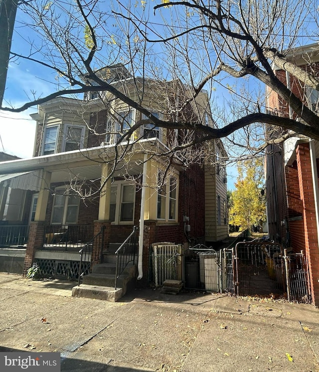 view of front facade