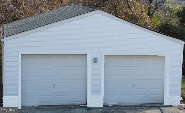 view of detached garage