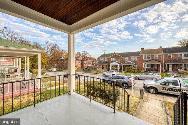 balcony featuring covered porch