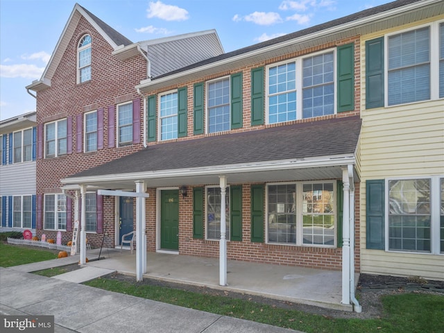 multi unit property with a porch