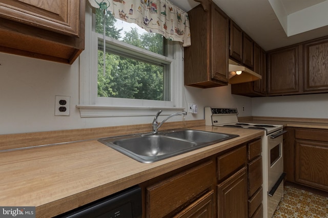 325 Great Oak Dr, Middletown, DE 19709 - kitchen with electric range, a sink, light countertops, under cabinet range hood, and dishwasher