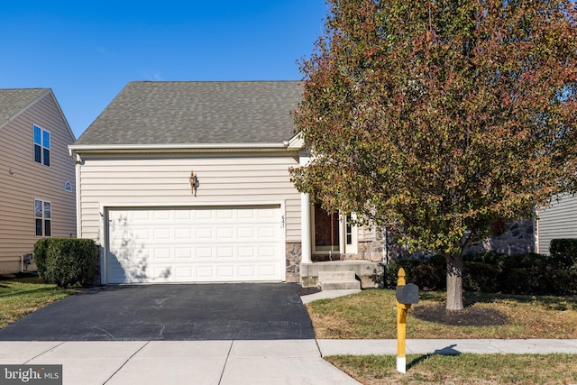 view of front facade featuring a garage