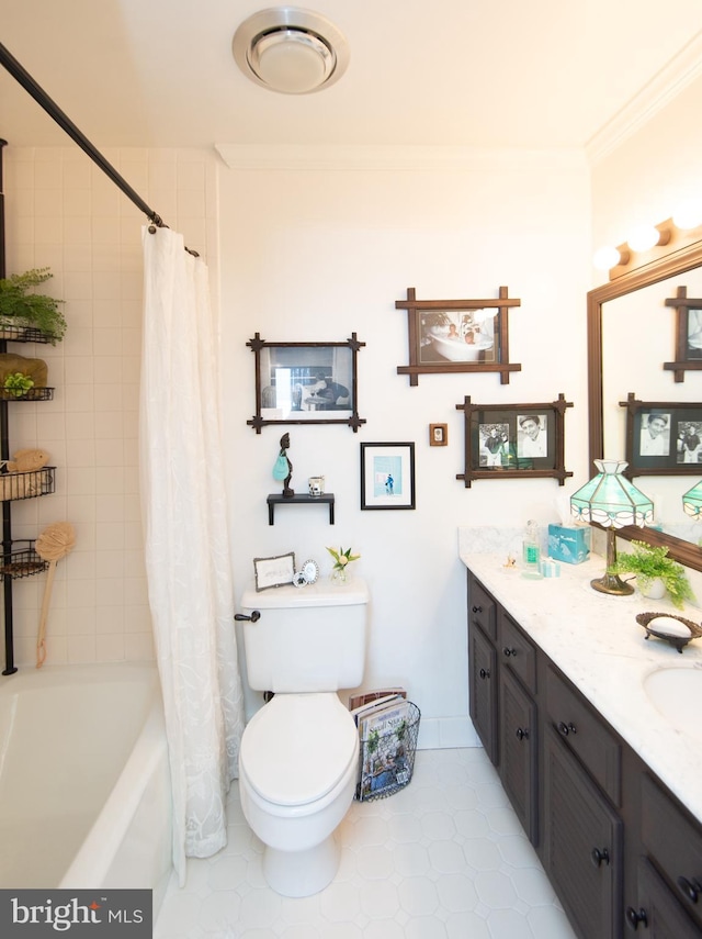 full bathroom with crown molding, shower / bath combo with shower curtain, vanity, and toilet