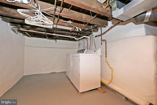 basement with washer and dryer