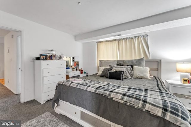 bedroom with carpet flooring