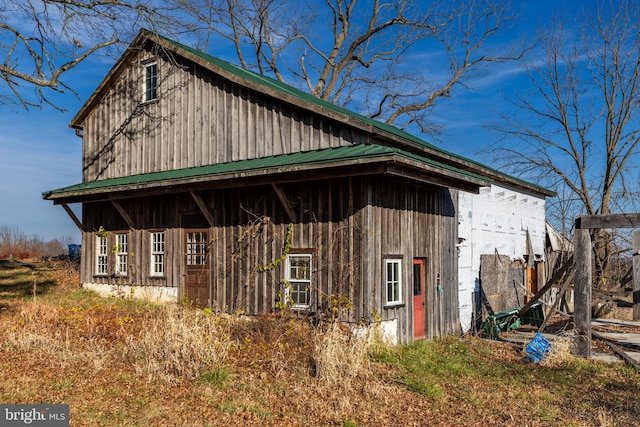 view of property exterior