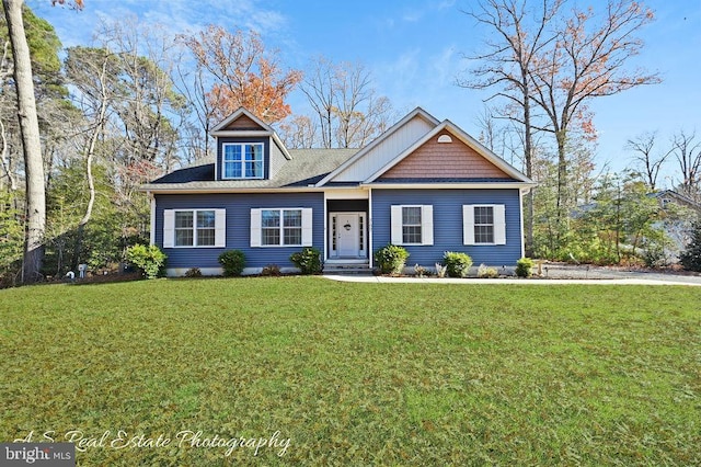 view of front of home with a front yard