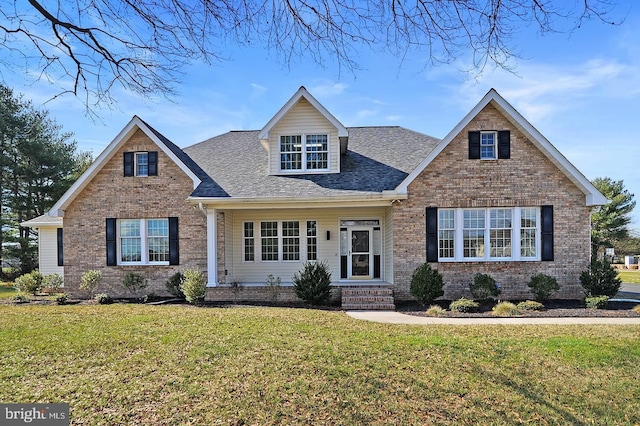 view of front facade with a front yard