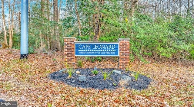 view of community / neighborhood sign