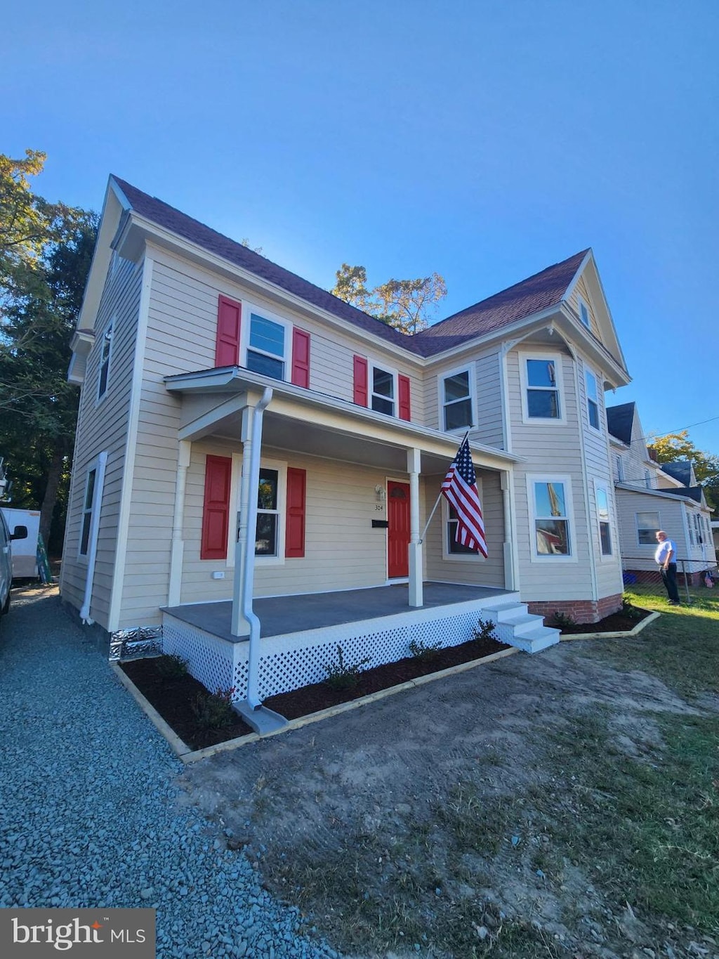 view of front of home featuring covered porch