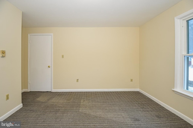 view of carpeted spare room