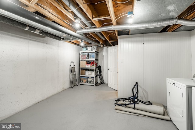 basement featuring washer / dryer