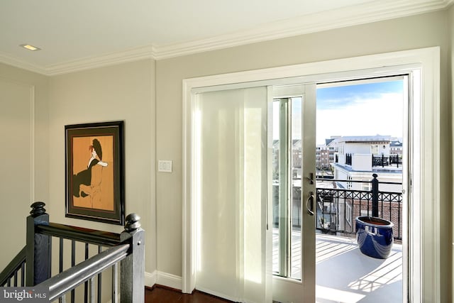 doorway with crown molding