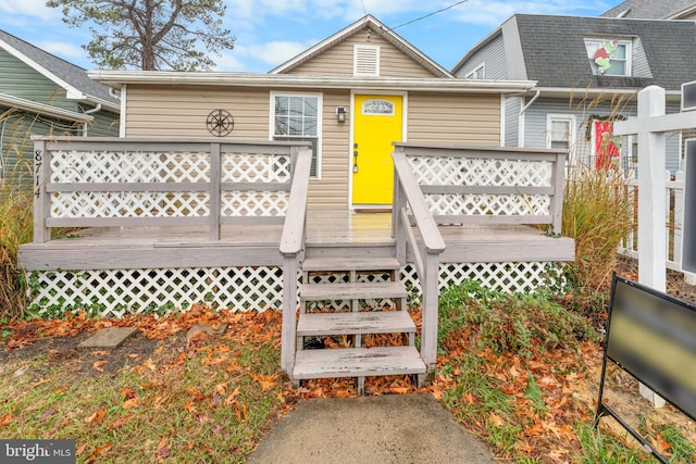 view of front facade featuring a deck