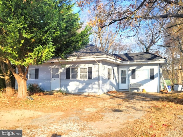 view of front of property