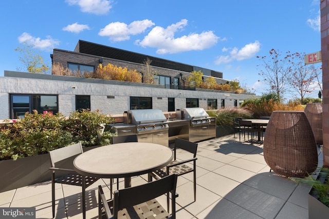 view of patio / terrace with area for grilling and grilling area