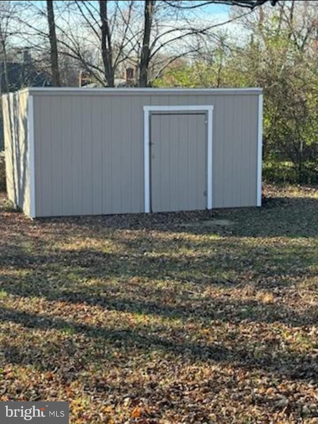 view of outbuilding