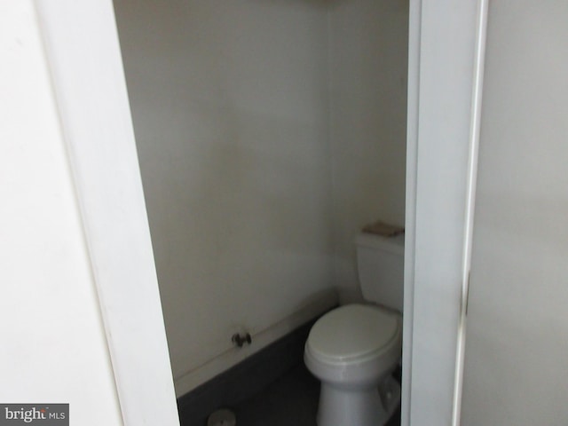 bathroom featuring toilet