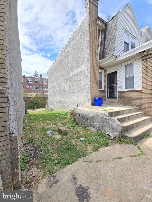 Listing photo 3 for 5744 Kemble Ave, Philadelphia PA 19141