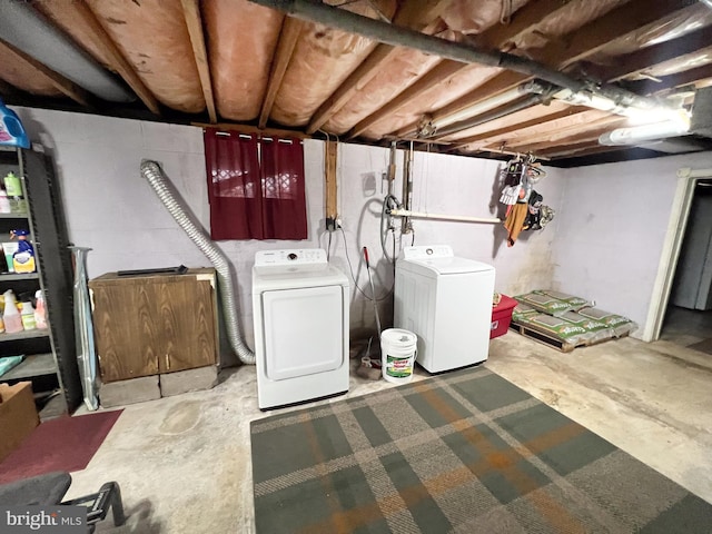 basement with washing machine and dryer