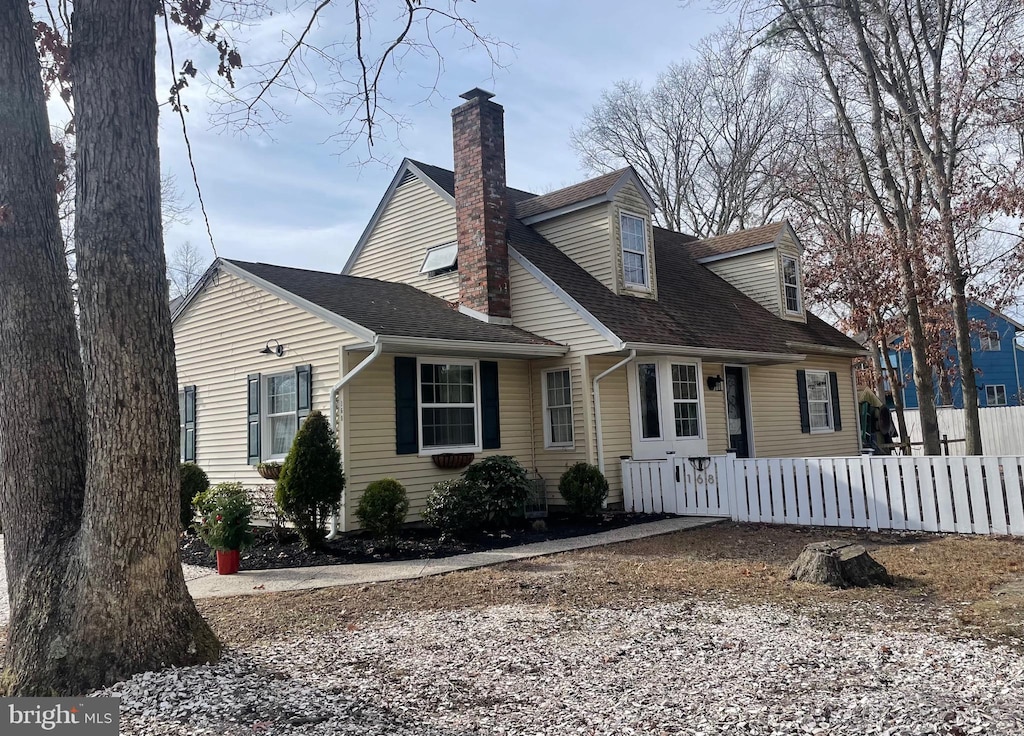 view of front of property