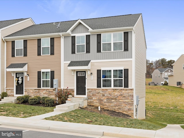 view of front of house with a front lawn