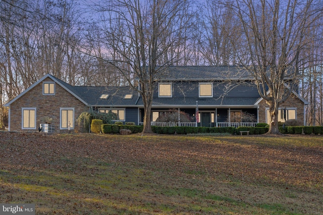 view of front of house featuring a porch