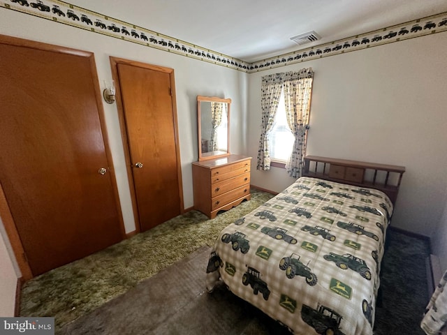 bedroom with carpet flooring