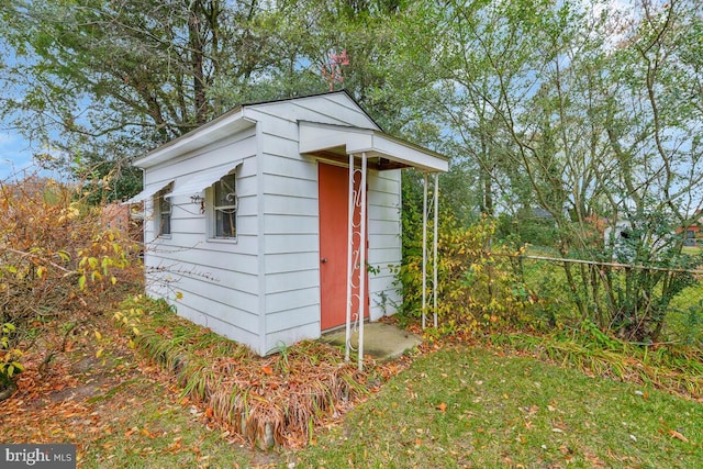 view of outbuilding