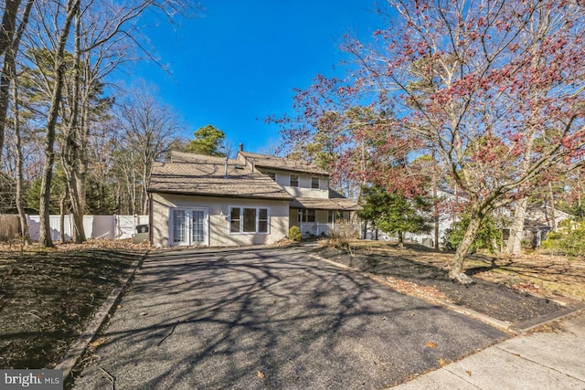 view of front of property