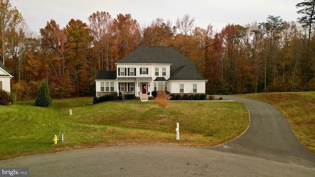 view of front of house featuring a front yard